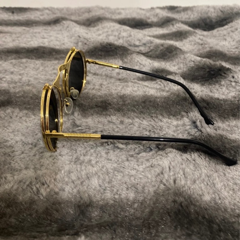 Retro sunglasses - Picture 3 of 3